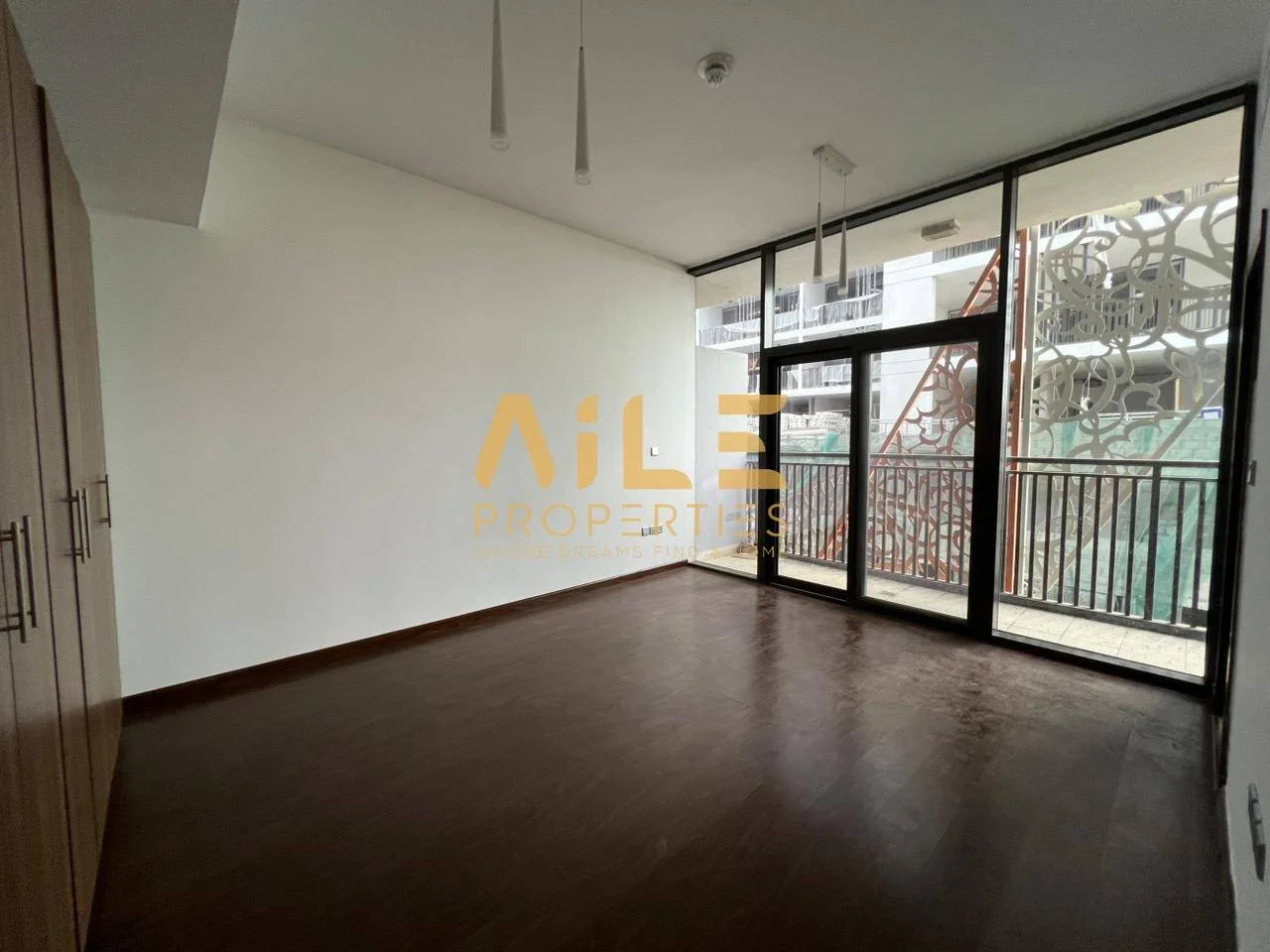 Spaces 2BHK / Bright Unit / Dubai Skyline View / Park Facing  by  Binghatti in National Bonds Jewels, Dubai - Image 5